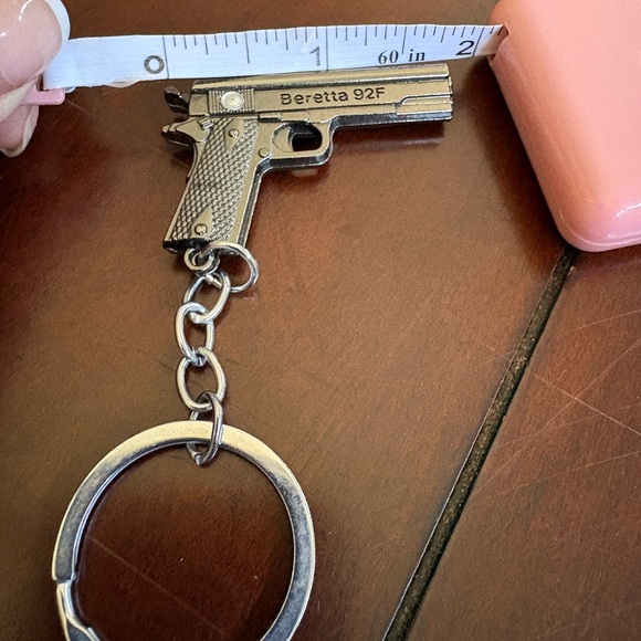 Silver Gun Keychain - Picture 3 of 4